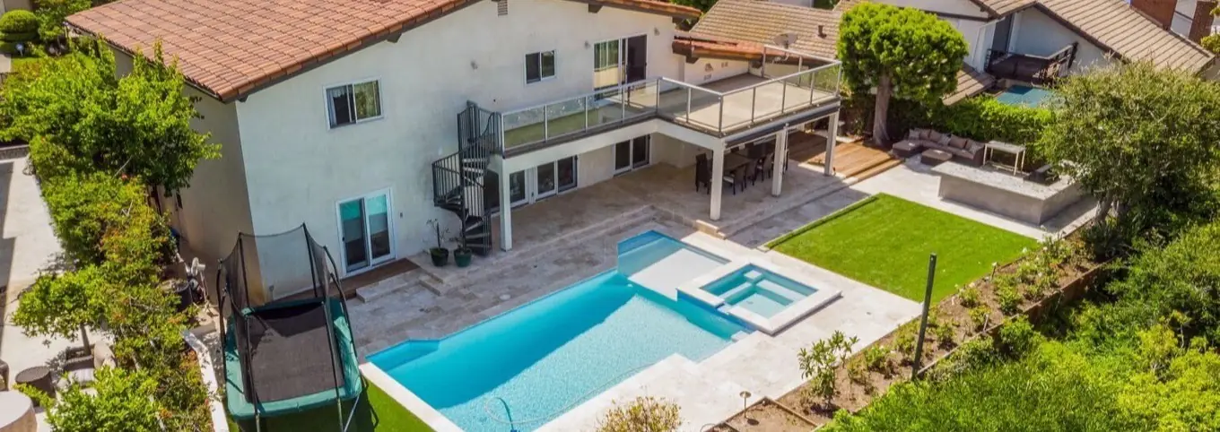 Swimming pool finished by SPEAR, serving Los Angeles, California